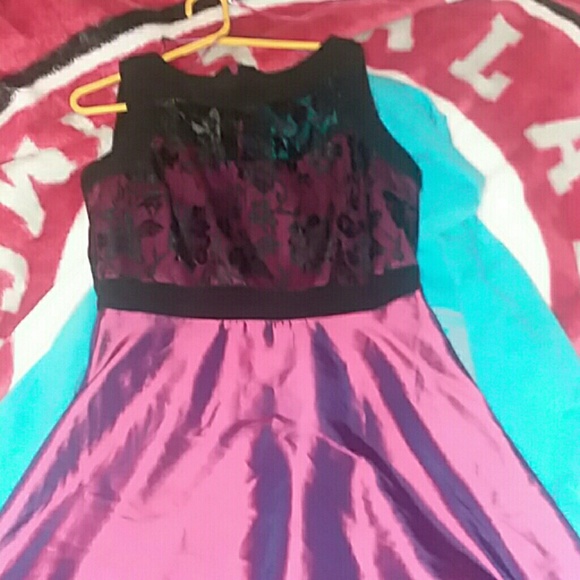 Dress - Picture 1 of 1